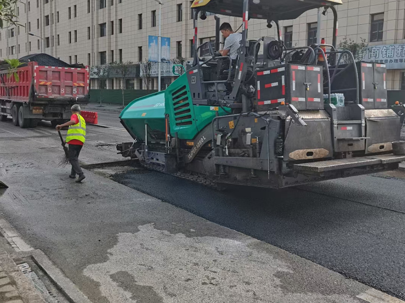 沥青路面施工