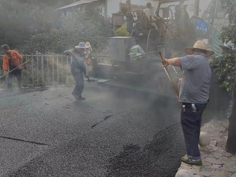 道路沥青摊铺